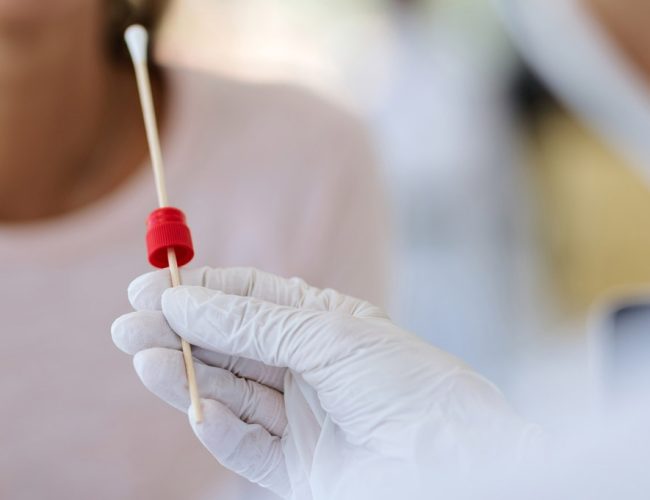 A história de amor que levou médica com doença autoimune rara a suspender suicídio assistido